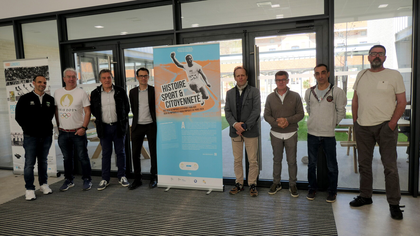 Photo d'élus et de représentants du campus du C.U lors de la semaine olympique et paralympique 