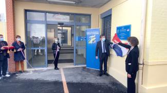 MDPH inauguration nous pouvons voir l'ancien président en train d'inaugurer la maison MDPH