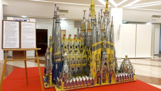 Meccano Sagrada Família On peut voir la sagrada Família en Meccano