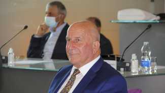 president weill On peut voir le président de Michel Weill en portrait
