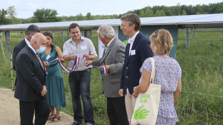 Valorem Montbartier photo voltaique On peut voir le Président Weill après l'inauguration du Volrem Montbartier