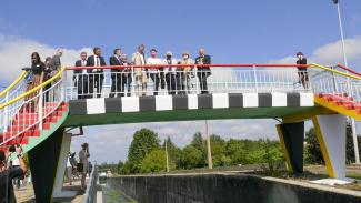 La pente d'eau de Montech On peut appercevoir le Président Weill sur le nouveau pente d'eau de Montech