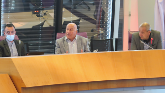 Les conseillers départementaux rencontrent le directeur du GIP Public Labos : Emmanuel Esposito De gauche à droite : Emmanuel Esposito, Michel Weill et Emmanuel Cros