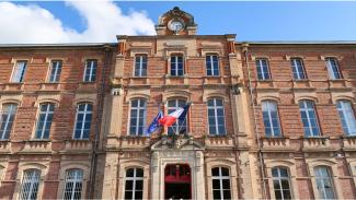 college On peut voir la devanture d'un collège