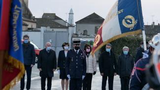 Cérémonie de passation de commande et de la Sainte-Barbe à Lavit-de-Lomagne Michel Weill en compagnie de Madame La Préfète, Messieurs les Sénateurs, Monsieur le Colonel et de nombreuses autres personnalités lors de la Sainte-Barbe
