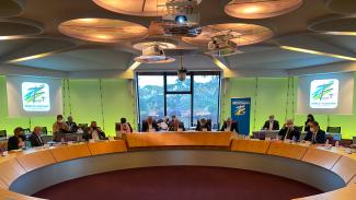 Discours d'ouverture de la séance publique pour le budget primitif 2022 Le discours du président dans la salle plénière pour l'ouverture de la séance publique pour le budget primitif 2022