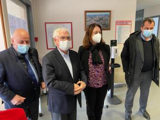 Le Département accompagne les projets d’aménagement à Lavit-de-Lomagne Le président en compagnie d'élus lors d'une visite de la Gendarmerie de Lavit-de-Lomagne