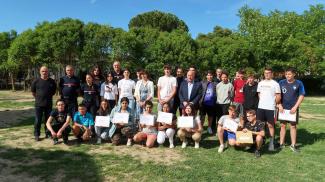 Remise de diplômes aux cadets de la Sécurité civile Photo de groupe lors de la remise de diplômes aux cadets de la Sécurité civile avec la présence de Michel Weill et de plusieurs sapeurs-pompiers