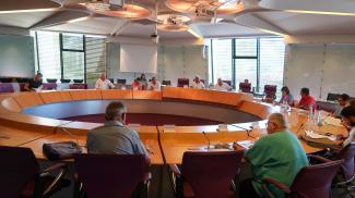 Photo de la salle du conseil Les élus en salle du conseil lors du réunion