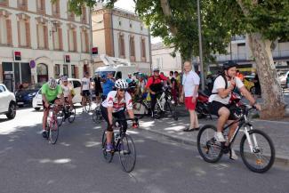 Les agents du Département s'essaient au tracé du Tour de France 2022 Les agents du Département en train de pédaler pour réaliser le tracé du Tour de France 2022