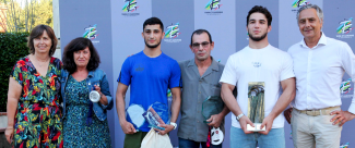 Photo de groupe à la fête des sports 2023 Bernard Pécou et Dominique Sardeing en compagnie Rakhim Magamadov, d'un autre lauréat et d'autres personnalités
