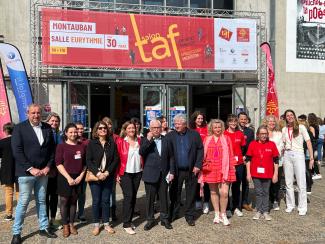 4ème édition du salon TAF à Montauban Tous les élus posent pour la photo d'inauguration du salon taf