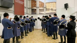 Réunion pour le comité des chasseurs en Tarn-et-Garonne Plusieurs chasseurs de la chasse à la courre avec leurs équipements