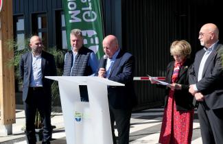 Inauguration de la nouvelle déchetterie-recyclerie innovante en Tarn-et-Garonne Discours de Michel Weill en compagnie de Brigitte Barèges et Patrice Garrigues et d'autres personnalités