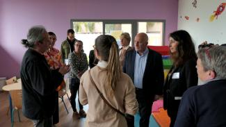 Michel Weill en compagnie de Clarisse Heulland, Stéphane Gonzalez et des employés de la CDEF 82