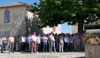 Les conseillers départementaux lors du rassemblement de soutien au maire de Montjoi De nombreux maires et élus présents lors du rassemblement en soutien au maire de Montjoi
