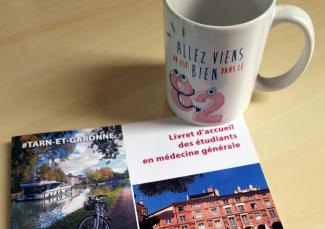 Photo d'une tasse " Allez viens on est bien dans le 82"