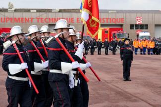 La Sainte-Barbe Départementale Les pompiers qui défilent lors de la Sainte-Barbe Départementale