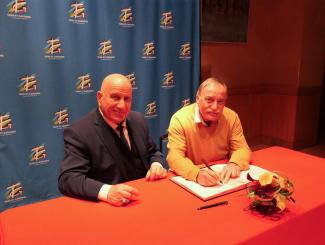 Signature des contrats d’équipement : Commune de Montech Michel Weill entouré de Jacques Moignard maire de Montes