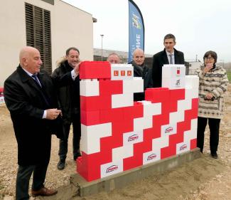 Pose de la première pierre de l'extension du collège de Montech Michel Weill, Jacques Moignard et Dominique Sardeing réunis pour la pose de la première pierre de l'extension du collège de Montech