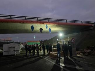 Les agriculteurs bloquant l'autoroute en janvier 2024 Les agriculteurs bloquant l'autoroute en janvier 2024
