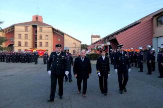 Sainte-Barbe et passation de commandement au CSP Montauban Michel Weill entouré de la sous-préfète, du colonel et directeur Theron et M.Évrard président de l'UDSP 82