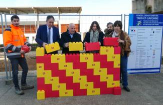 Pose de la première pierre de l'extension du collège de Labastide-Saint-Pierre Jérôme Beq, Michel Weill et Dominique Sardeing réunis pour la pose de la première pierre de l'extension du collège de Labastide-Saint-Pierre
