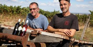 Jean-Claude Delpech : Gardien des traditions viticoles au Domaine La Tucayne De gauche à droite, Jean-Claude Delpech et son associé Sébastien Almendros