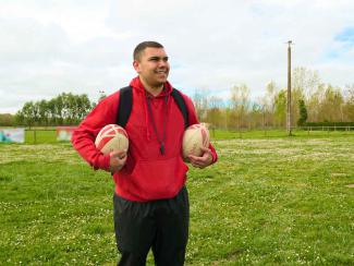 Le portrait de Micky Cazales-Dumail : président du club de rugby amateur de Montbeton/Lacourt-Saint-Pierre Micky Cazales-Dumail, le président du club de rugby amateur de Montbeton/Lacourt-Saint-Pierre