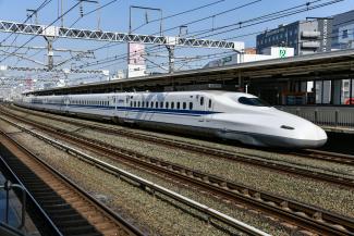 Photo illustrant le grand projet ferroviaire du Sud-Ouest Un TGV sur des rails
