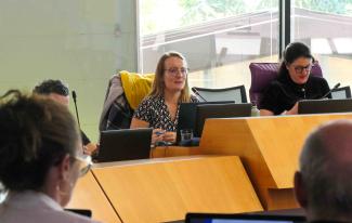 Claire Neau, spécialiste en gestion des déchets, a apporté des éclaircissements sur les aspects juridiques et techniques liés à cette problématique. Claire Neau, spécialiste en gestion des déchets, a apporté des éclaircissements sur les aspects juridiques et techniques liés à cette problématique.