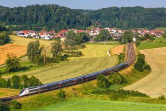 TGV TGV en rase campagne