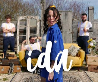 IDA Les membres du groupe IDA posent ensemblent