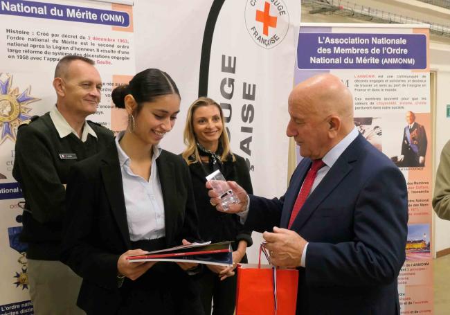 Cérémonie de récompense à la Croix-Rouge : Michel Weill honore l'engagement des jeunes