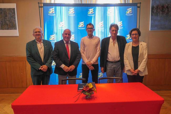 Signature de contrats d’équipement entre le Département et les communes de Bioule, Bressols et Caumont